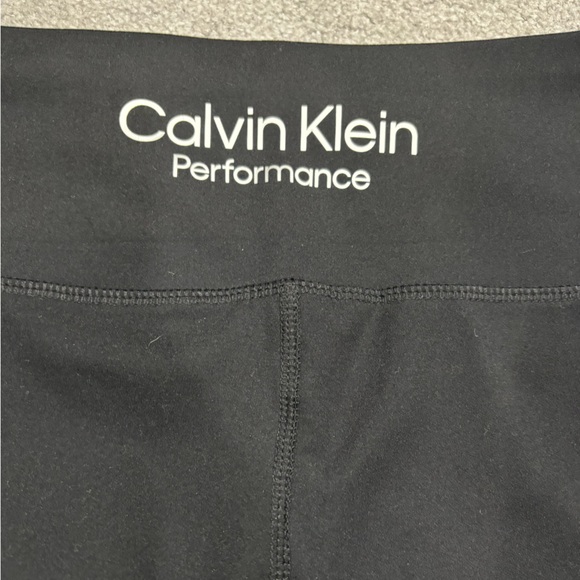 CALVIN KLEIN Performance Stretch High Waist Side Pocket Bike Short in EUC - Picture 7 of 13